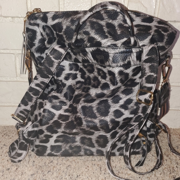 Black leopard backpack - Picture 3 of 6